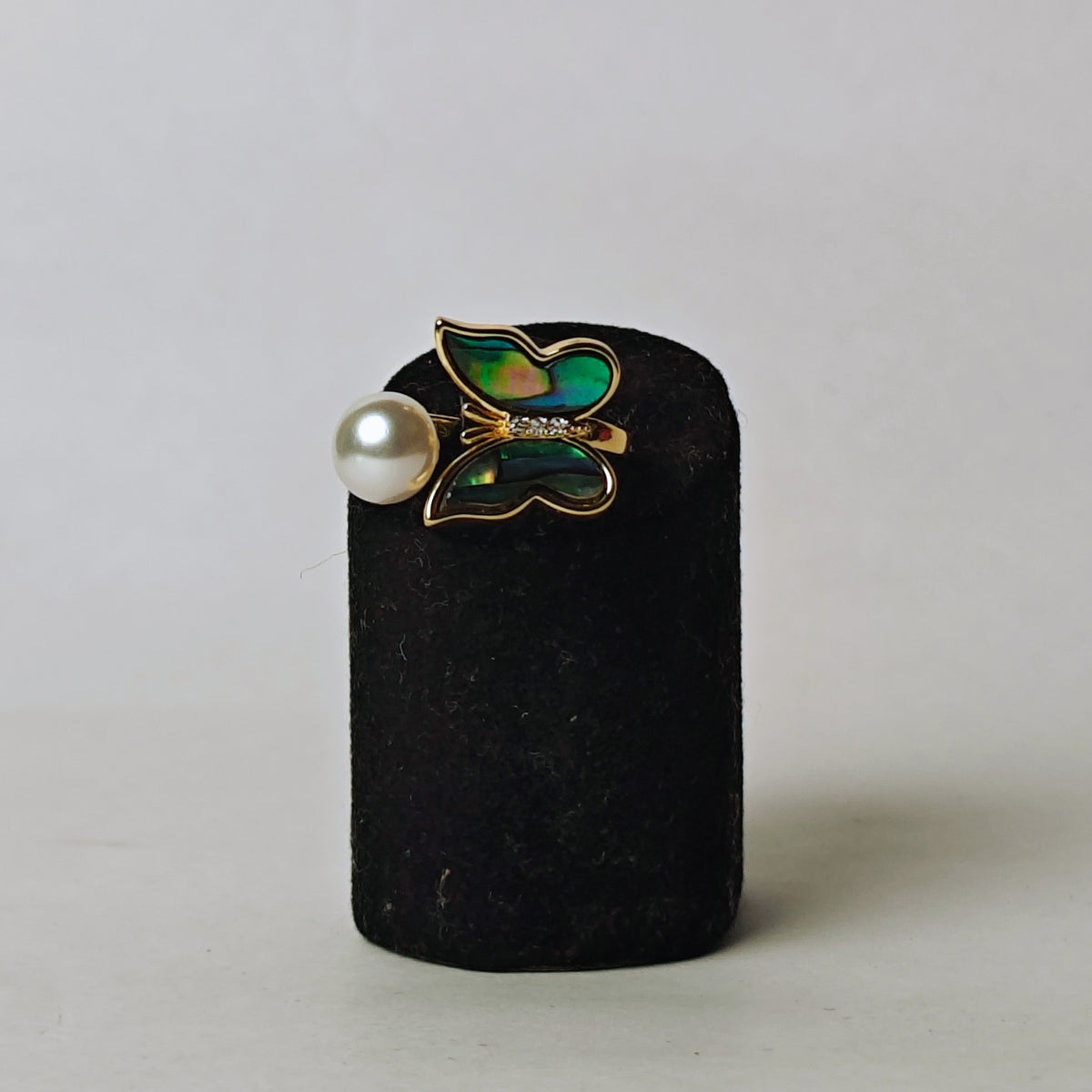 Aurora Buttery Pearl Ring