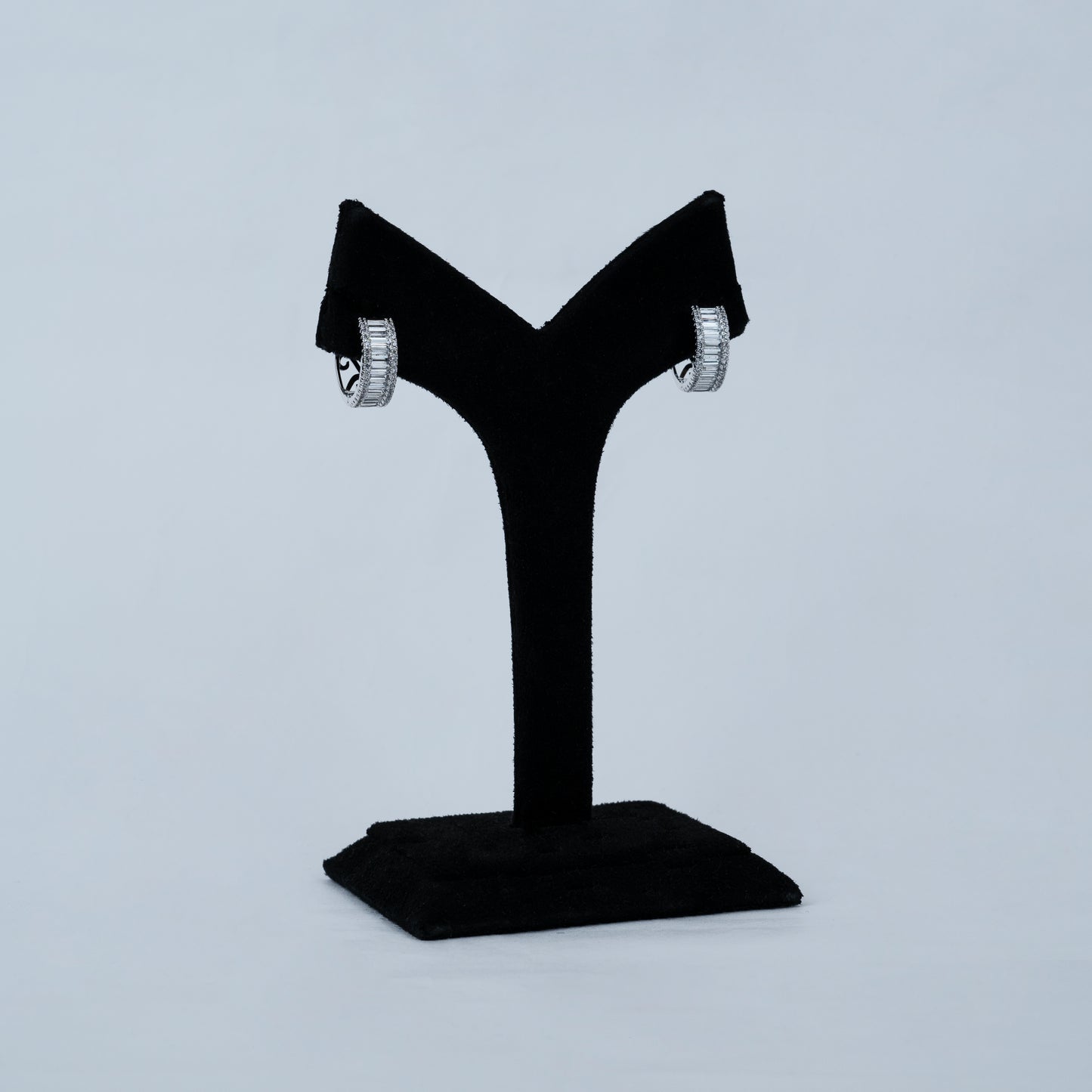 Veloura Hoops