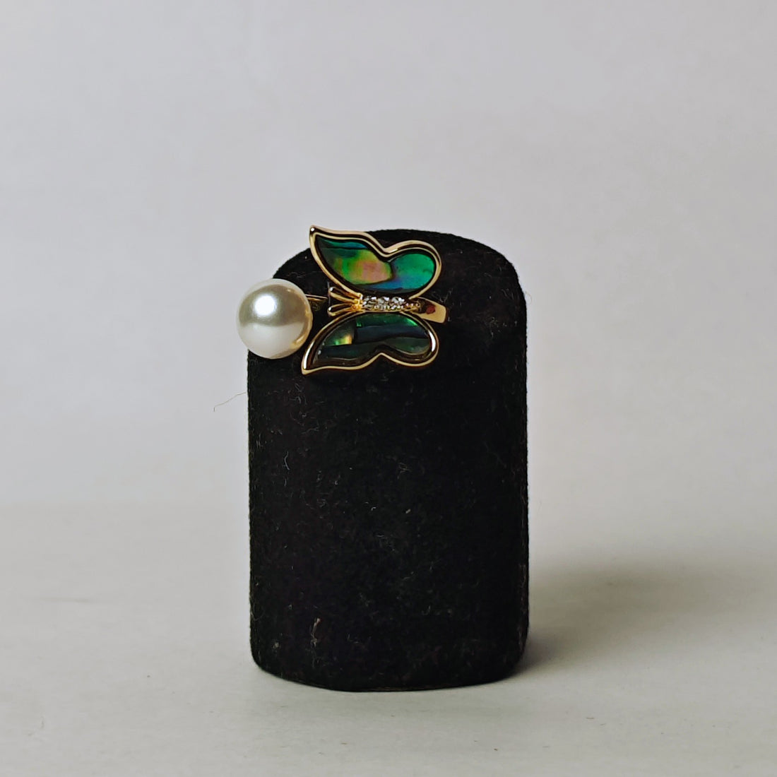 Aurora Buttery Pearl Ring