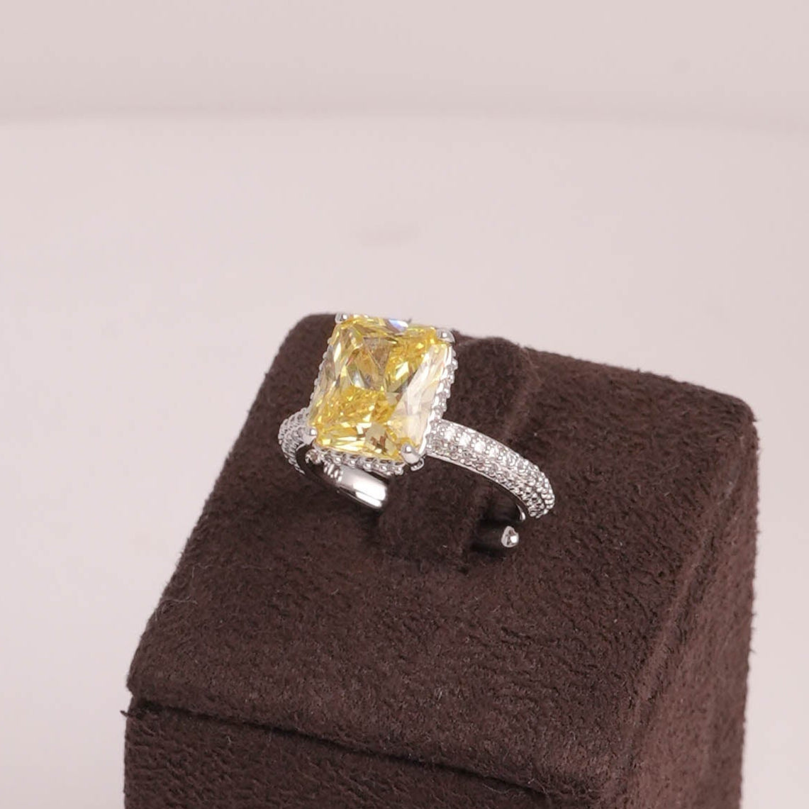 sunlit grandeur citrine