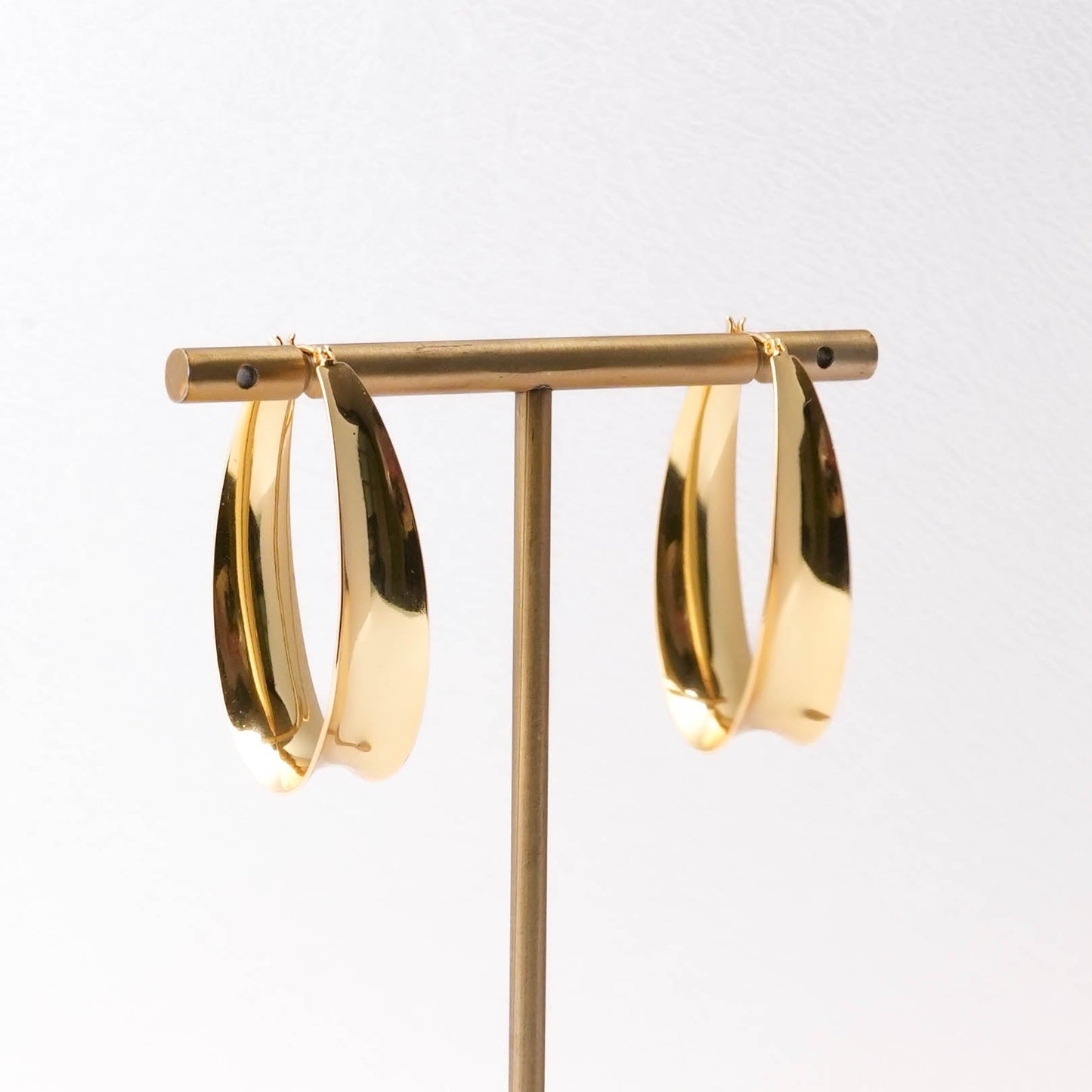 Golden Curves