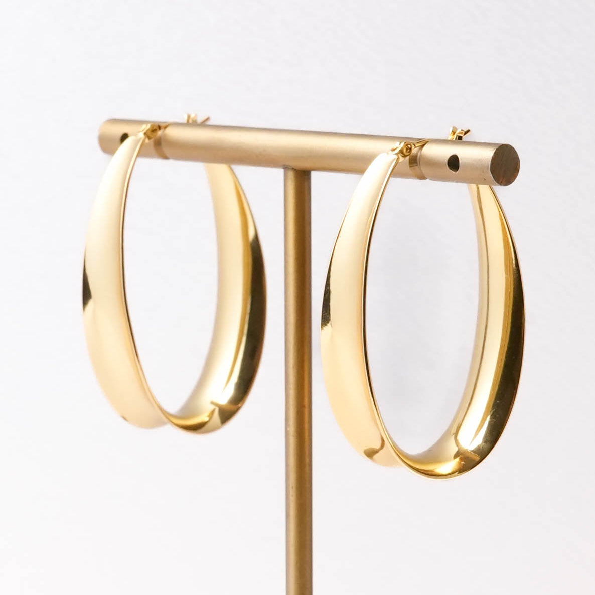 Golden Curves