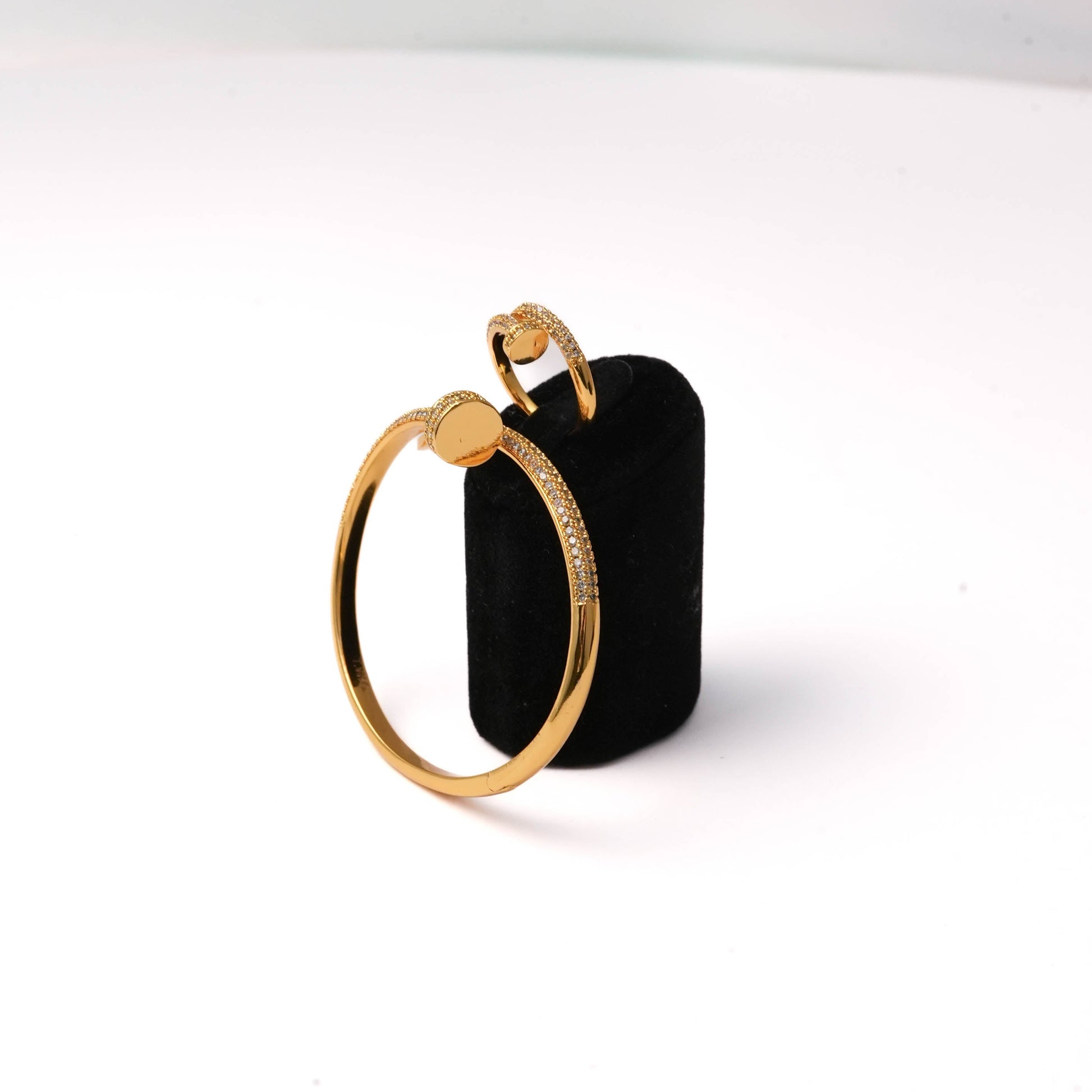 Glam Loop (Bracelet with free ring)