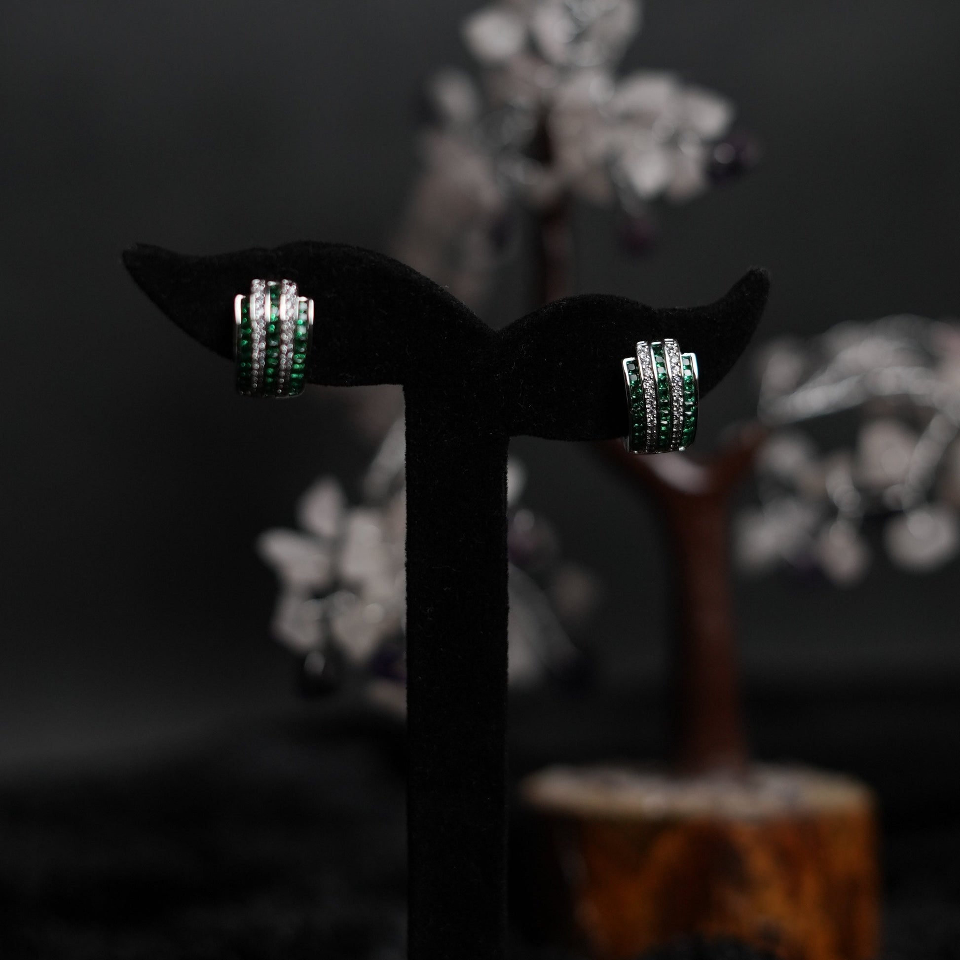 emerald round earring
