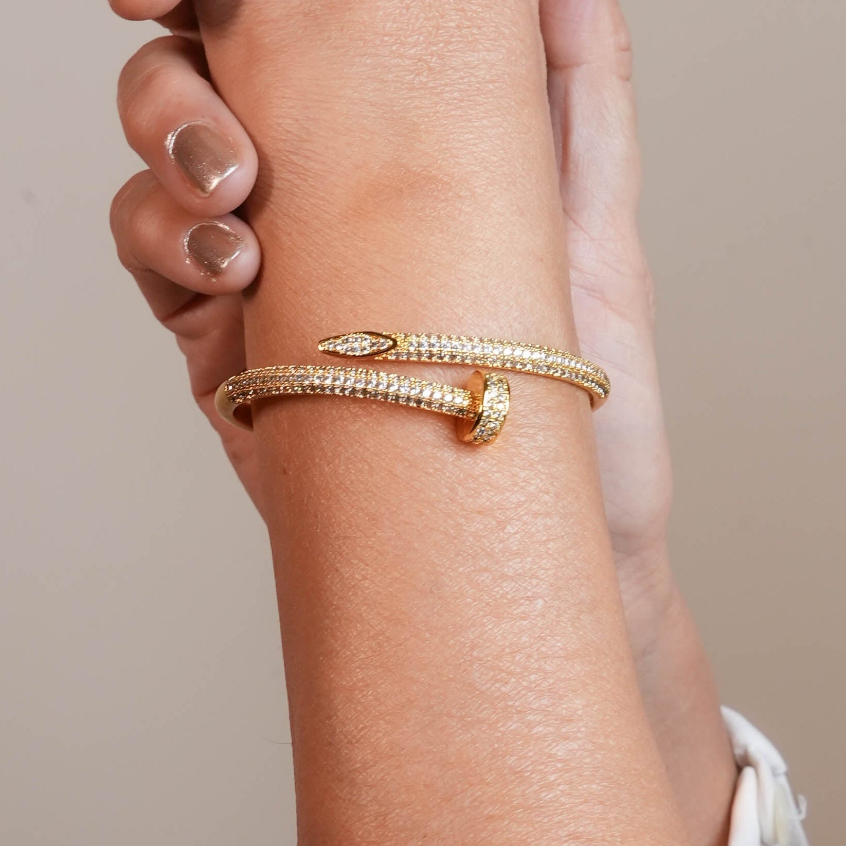 Glam Loop (Bracelet with free ring)