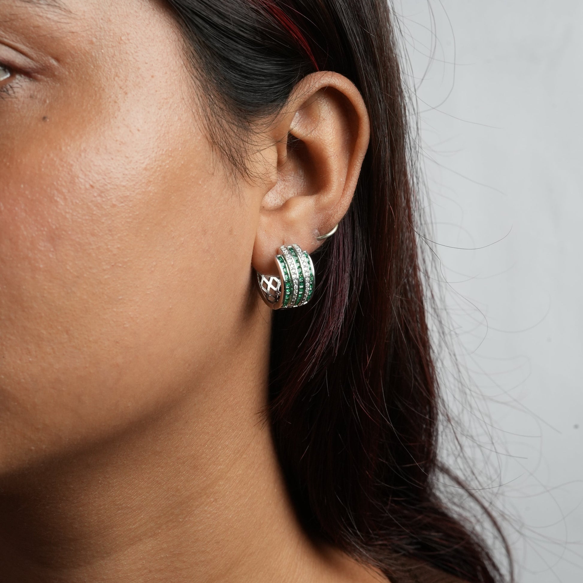 emerald round earring