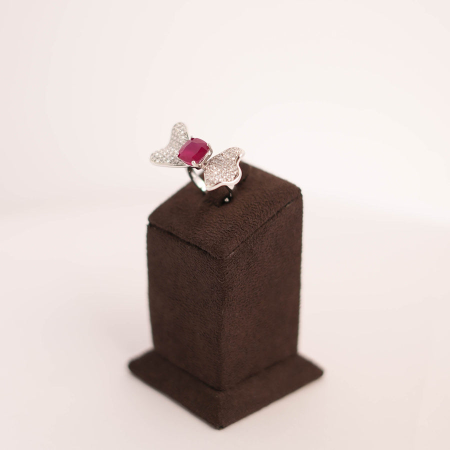 Elegant Tuck – Ruby