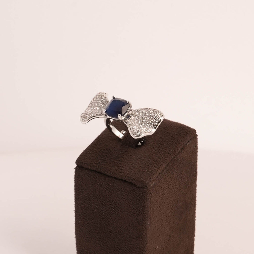 Sapphire Elegant Tuck