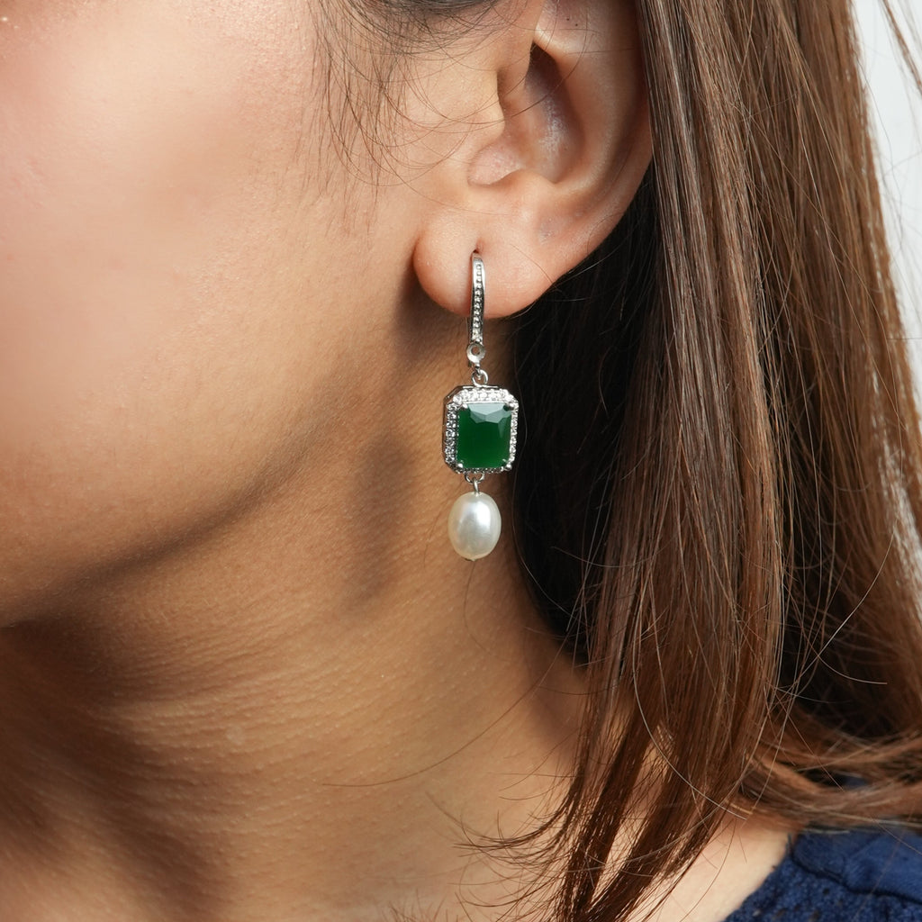 emerald pearl earring