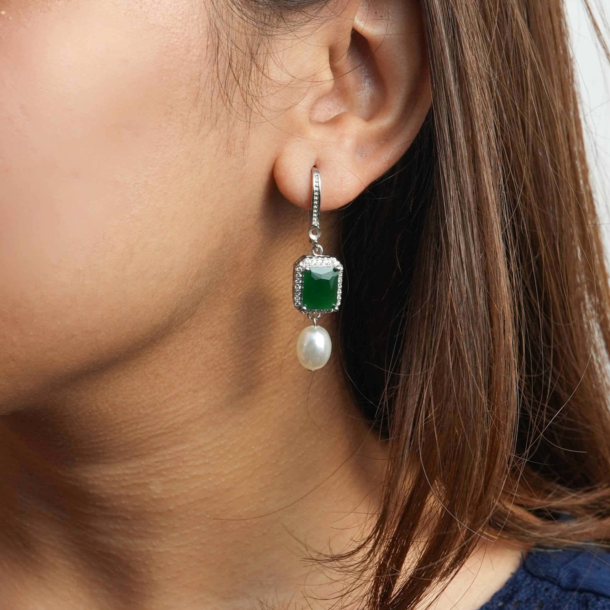 emerald pearl earring
