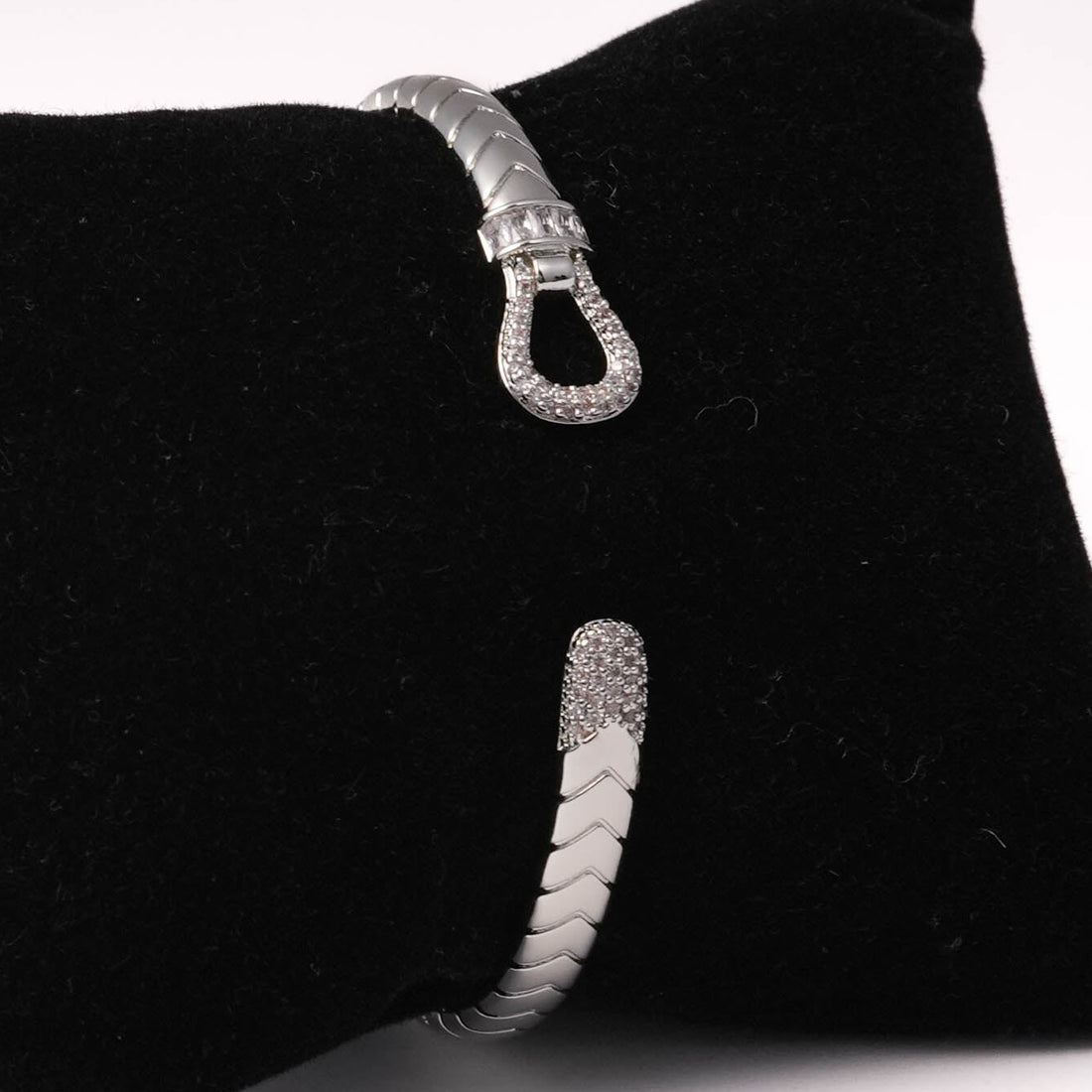 Eternal Loop cuff
