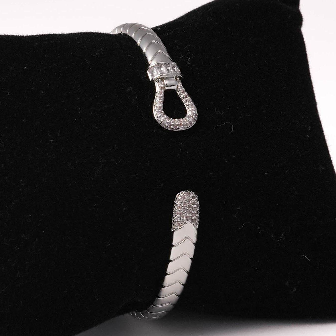 Eternal Loop cuff