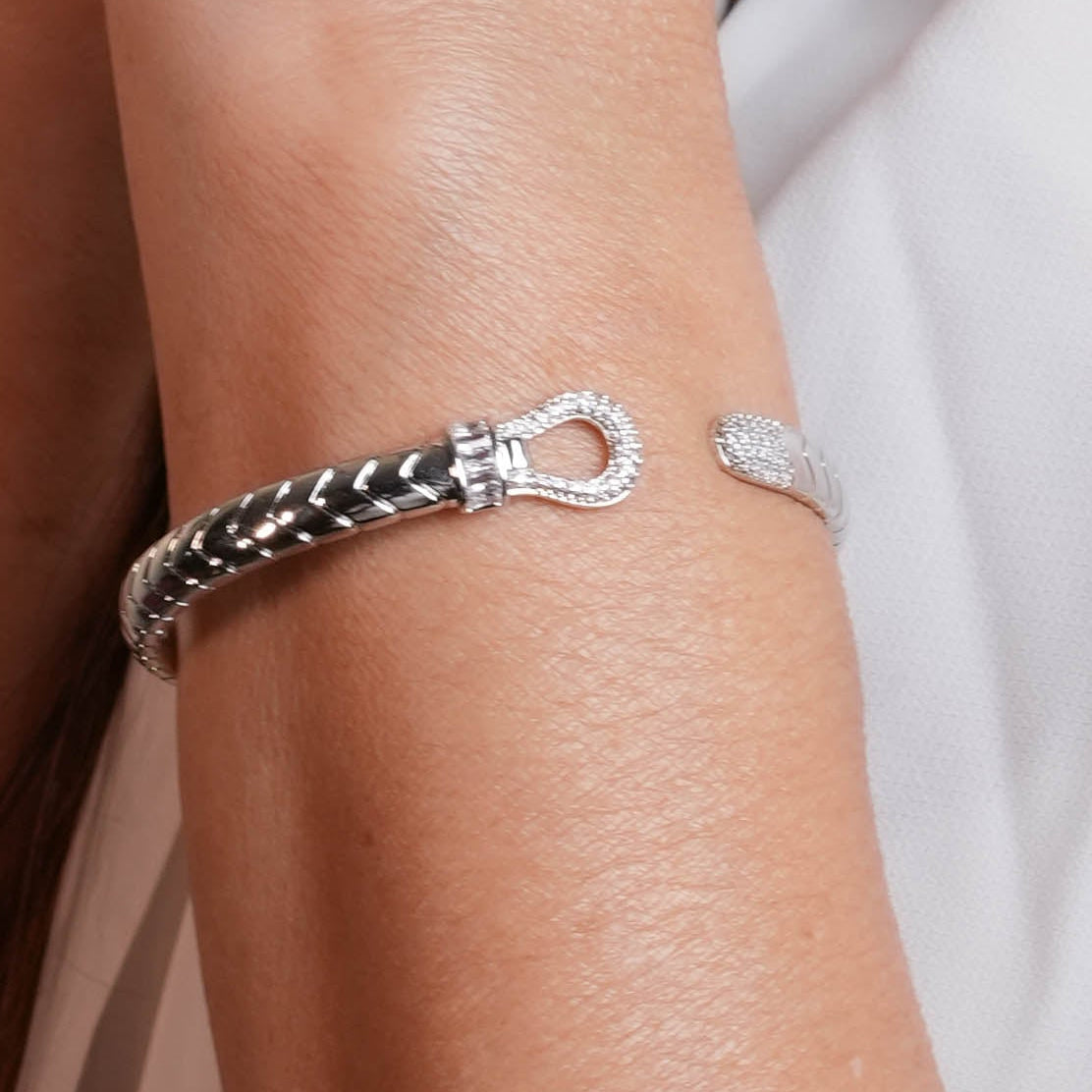 Eternal Loop cuff