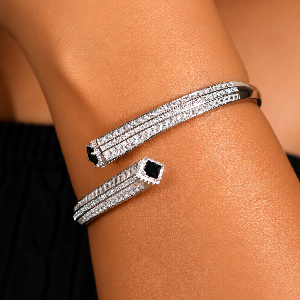 Noir edge cuff