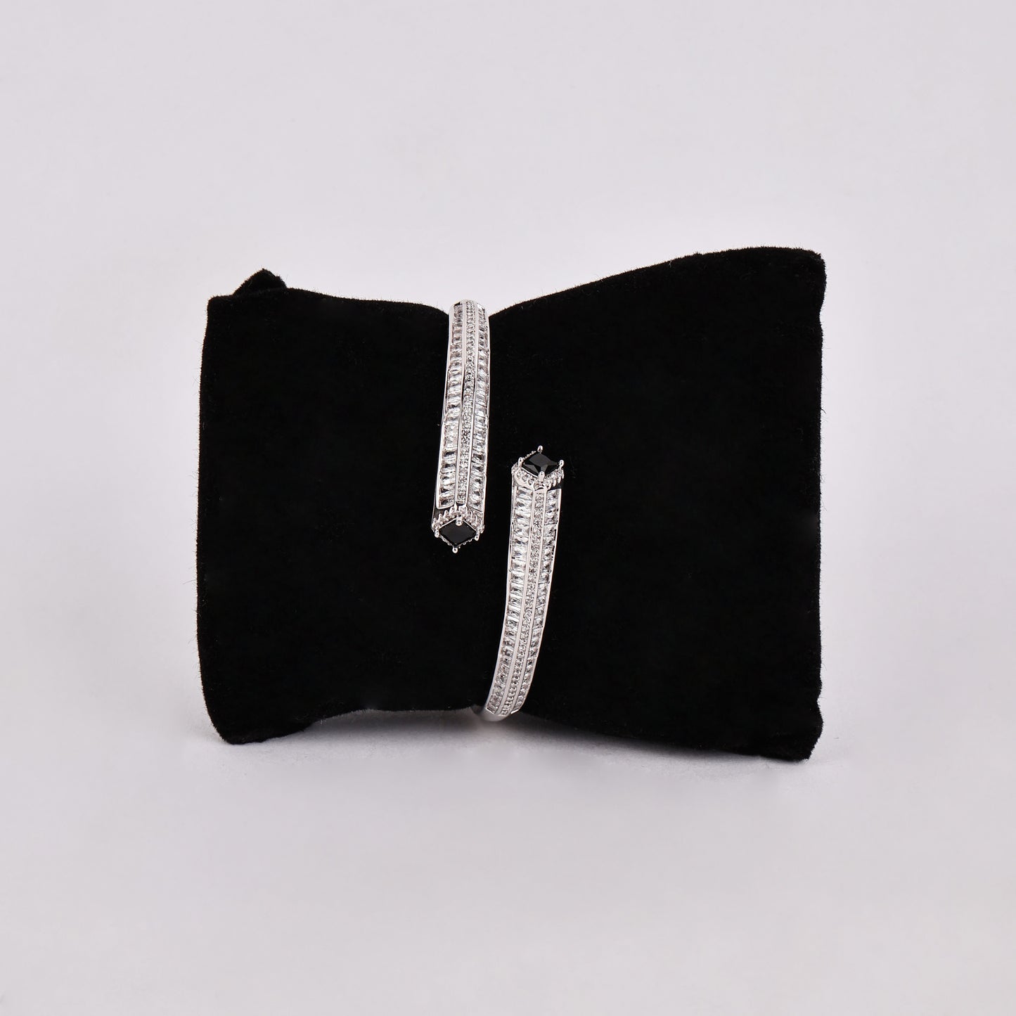 Noir edge cuff