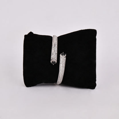 Noir edge cuff