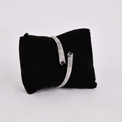Noir edge cuff