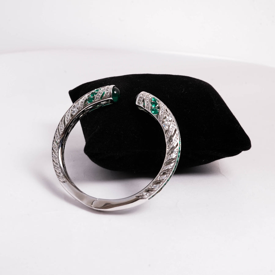 Oppulent Curve – Emerald
